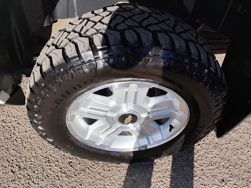 Used 2010 Chevrolet Avalanche LT w/ Luxury Package image 21