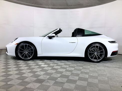 Certified 2024 Porsche 911 Targa 4 AWD/4WD image 2