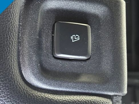 Used 2021 Ford Explorer Limited w/ Equipment Group 301A AWD/4WD image 15