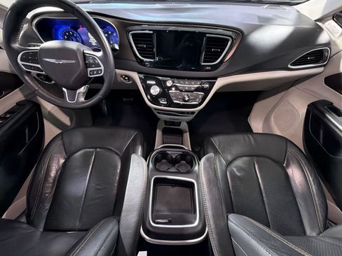 Used 2018 Chrysler Pacifica Touring-L Plus w/ Advanced Safetytec Group FWD image 36