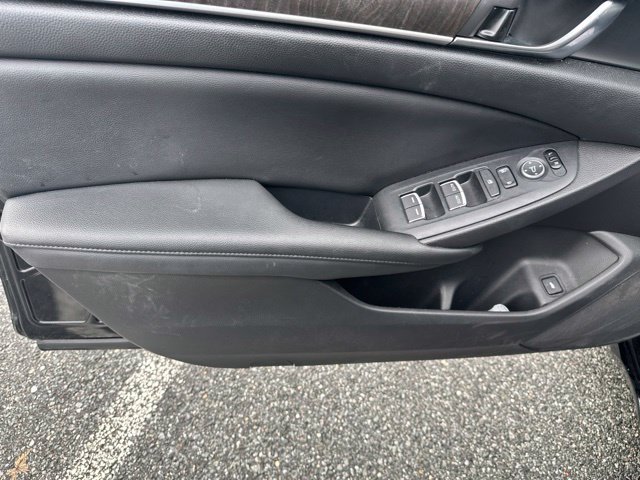 Used 2019 Honda Accord EX image 9