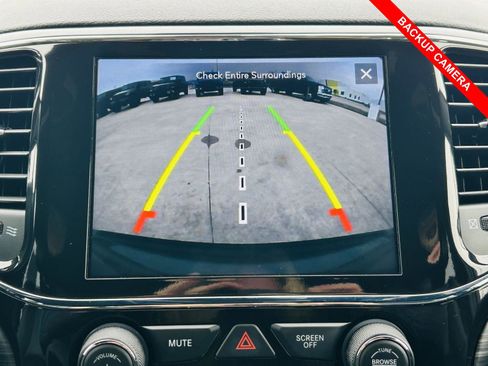 Used 2022 Jeep Grand Cherokee Laredo X image 8