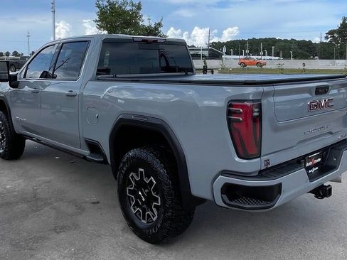 Used 2024 GMC Sierra 2500 AT4 w/ AT4 Premium Plus Package AWD/4WD image 4