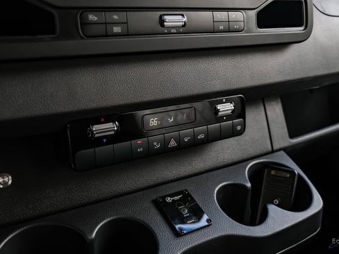 Used 2022 Mercedes-Benz Sprinter 2500 image 41