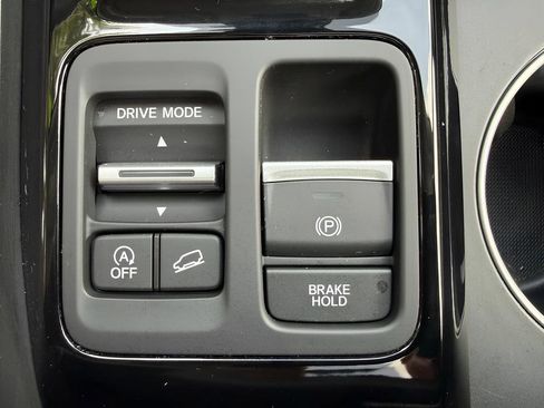 Used 2024 Honda Pilot Touring image 33
