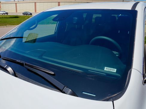 Used 2025 Chrysler Pacifica Select FWD image 36