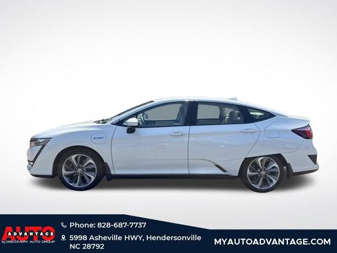 Used 2018 Honda Clarity Plug-In Hybrid image 2