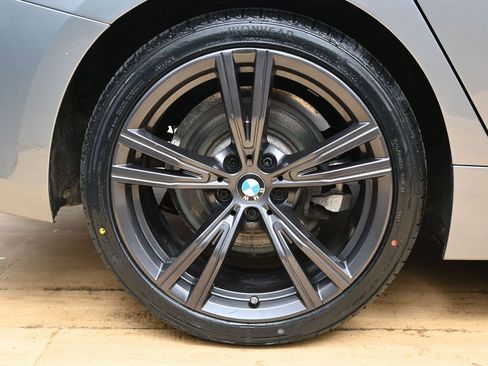 Used 2023 BMW 330i xDrive 330i xDrive w/ Driving Assistance Package image 14