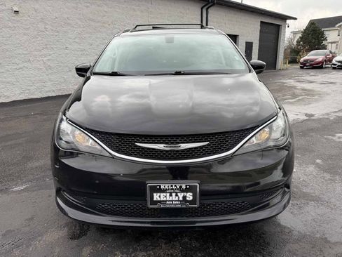 Used 2021 Chrysler Voyager Lxi image 7