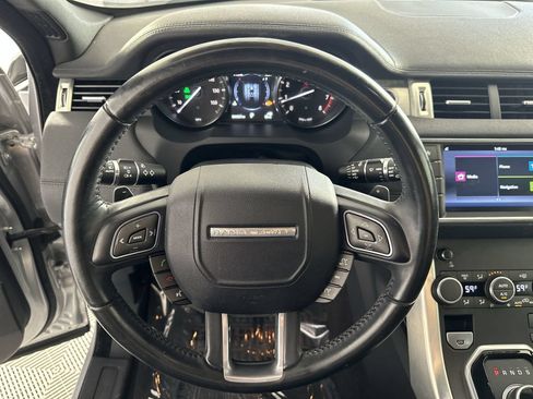 Used 2017 Land Rover Range Rover Evoque SE AWD/4WD image 14