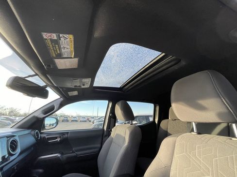 Used 2017 Toyota Tacoma SR image 24