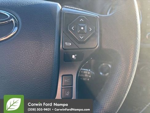 Used 2020 Toyota Tacoma TRD Off-Road image 11