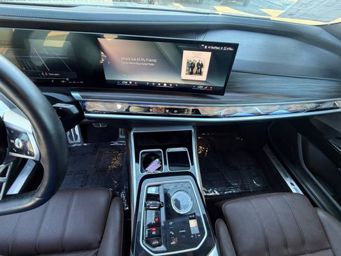 Used 2023 BMW 740i RWD image 15
