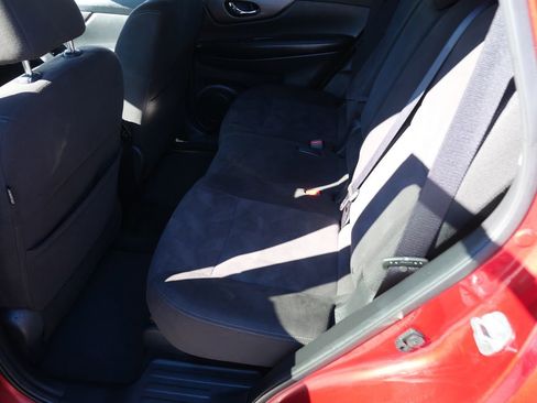 Used 2015 Nissan Rogue SV image 21