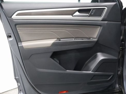 Certified 2022 Volkswagen Atlas SE image 12