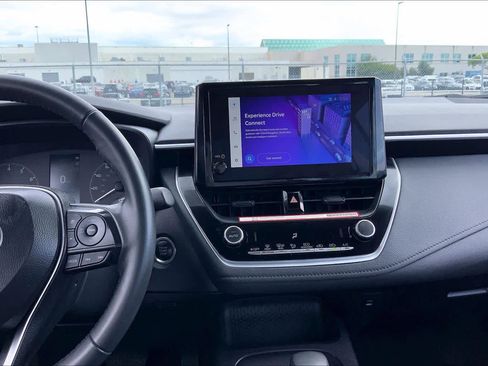 Used 2025 Toyota Corolla SE FWD image 7