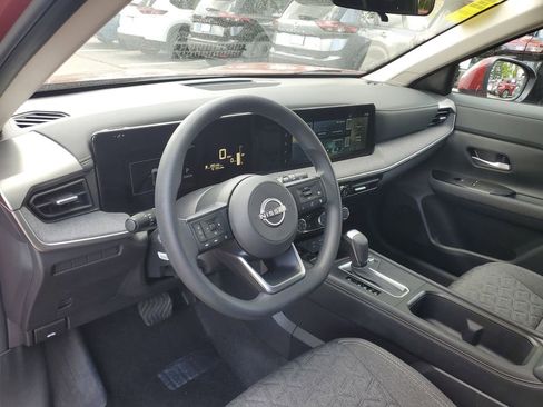 Used 2025 Nissan Kicks SV AWD/4WD image 11