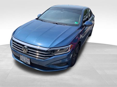 Used 2019 Volkswagen Jetta SEL Premium FWD image 3