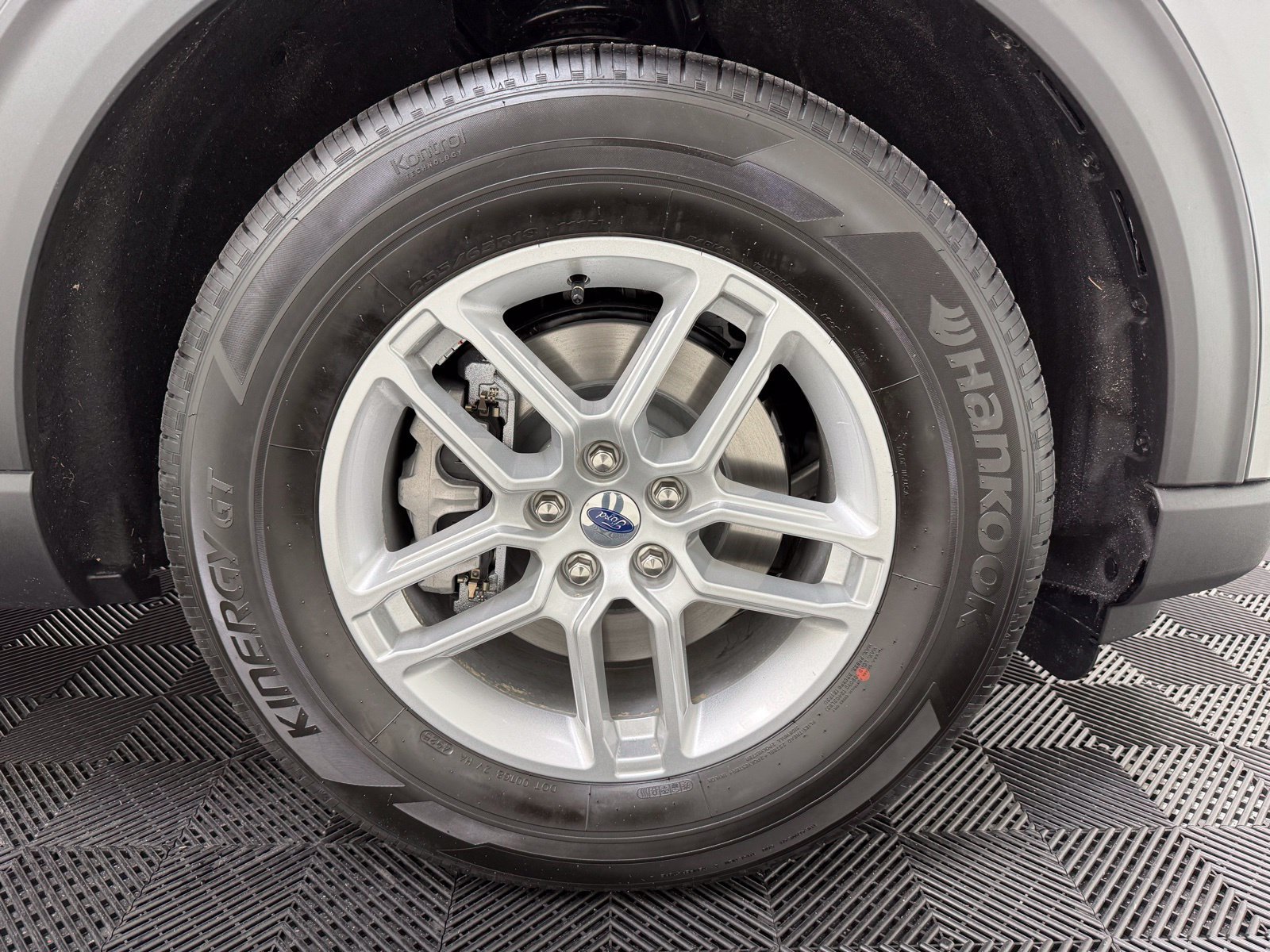 New 2026 Ford Explorer Active w/ Active Comfort Package RWD image 28