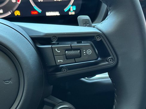New 2026 Porsche Cayenne Coupe AWD/4WD image 32