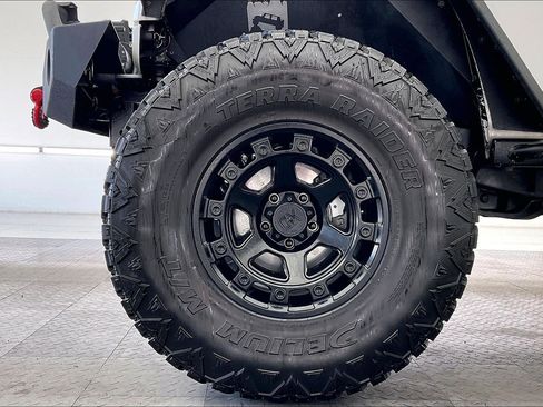 Used 2018 Jeep Wrangler Unlimited Sport S image 8