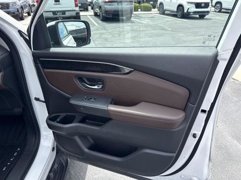 Used 2023 Honda Pilot Elite image 37
