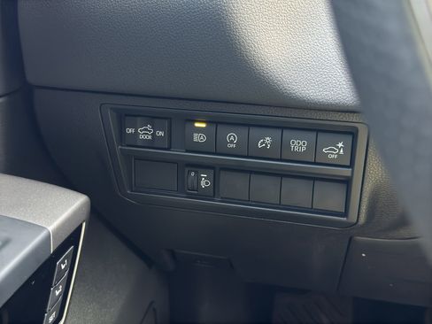 Used 2026 Toyota Tundra Limited AWD/4WD image 26