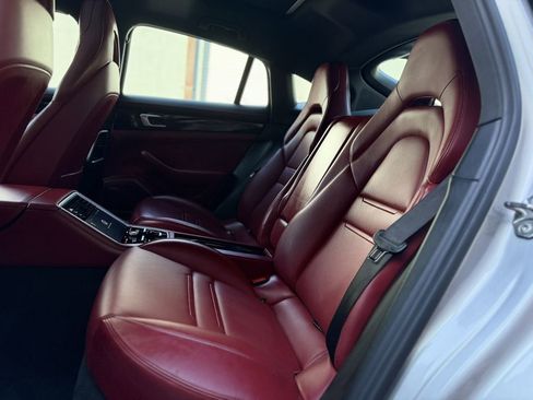 Used 2018 Porsche Panamera 4S AWD/4WD image 20