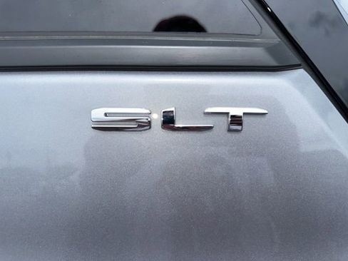 Used 2024 GMC Terrain SLT image 34