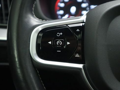 Used 2021 Volvo XC60 T5 R-Design w/ Protection Package Premier image 11