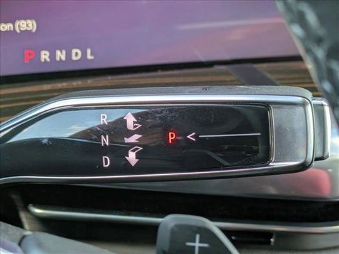 Used 2025 Cadillac Escalade Premium Luxury image 12