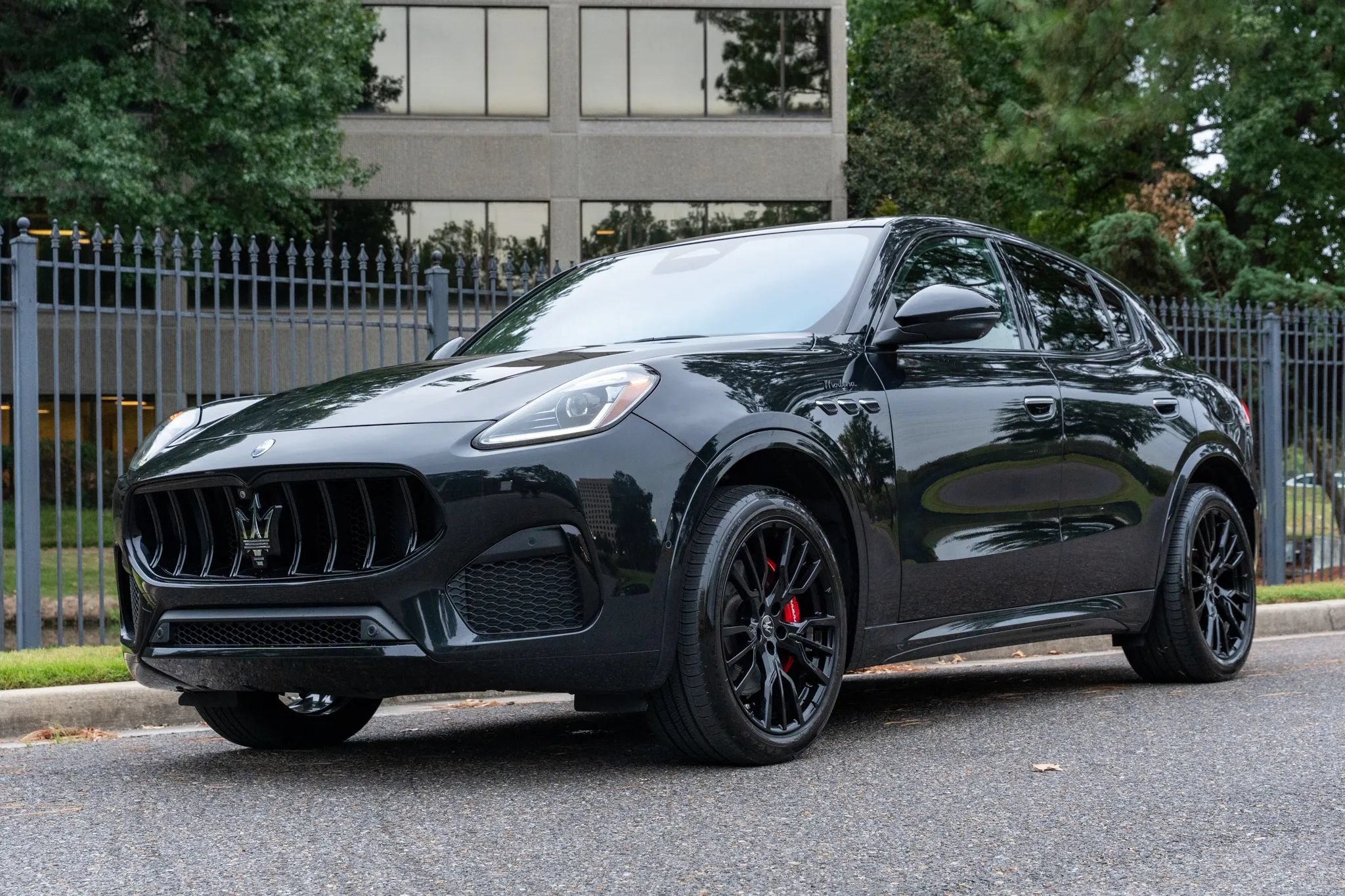 Used 2024 Maserati Grecale Modena AWD/4WD image 1