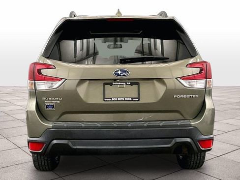 Used 2019 Subaru Forester Premium w/ All-Weather Package AWD/4WD image 4