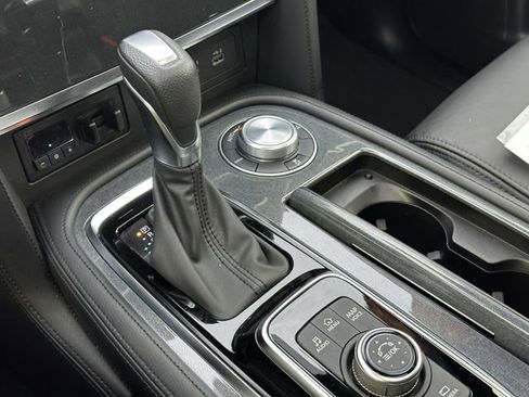 Certified 2023 Nissan Armada SL w/ Midnight Edition Package image 32