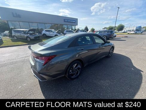 Used 2025 Hyundai Elantra SEL w/ Cargo Package FWD image 3