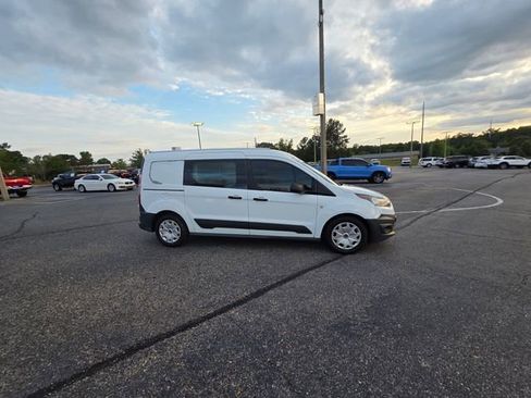 Used 2017 Ford Transit Connect XL FWD image 3