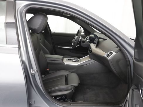 Used 2025 BMW 330i xDrive Sedan AWD/4WD image 18