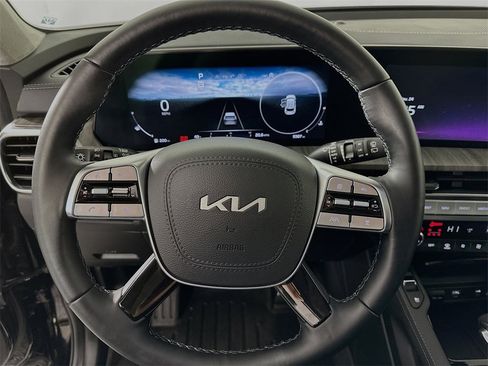 Used 2025 Kia Telluride SX Prestige image 17