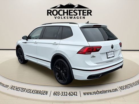 Used 2022 Volkswagen Tiguan SE R-Line AWD/4WD image 4