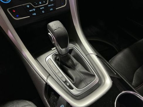 Used 2016 Ford Fusion SE FWD image 24