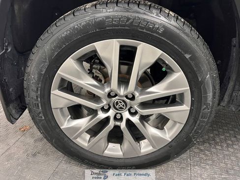 Used 2024 Toyota RAV4 XLE Premium FWD image 15