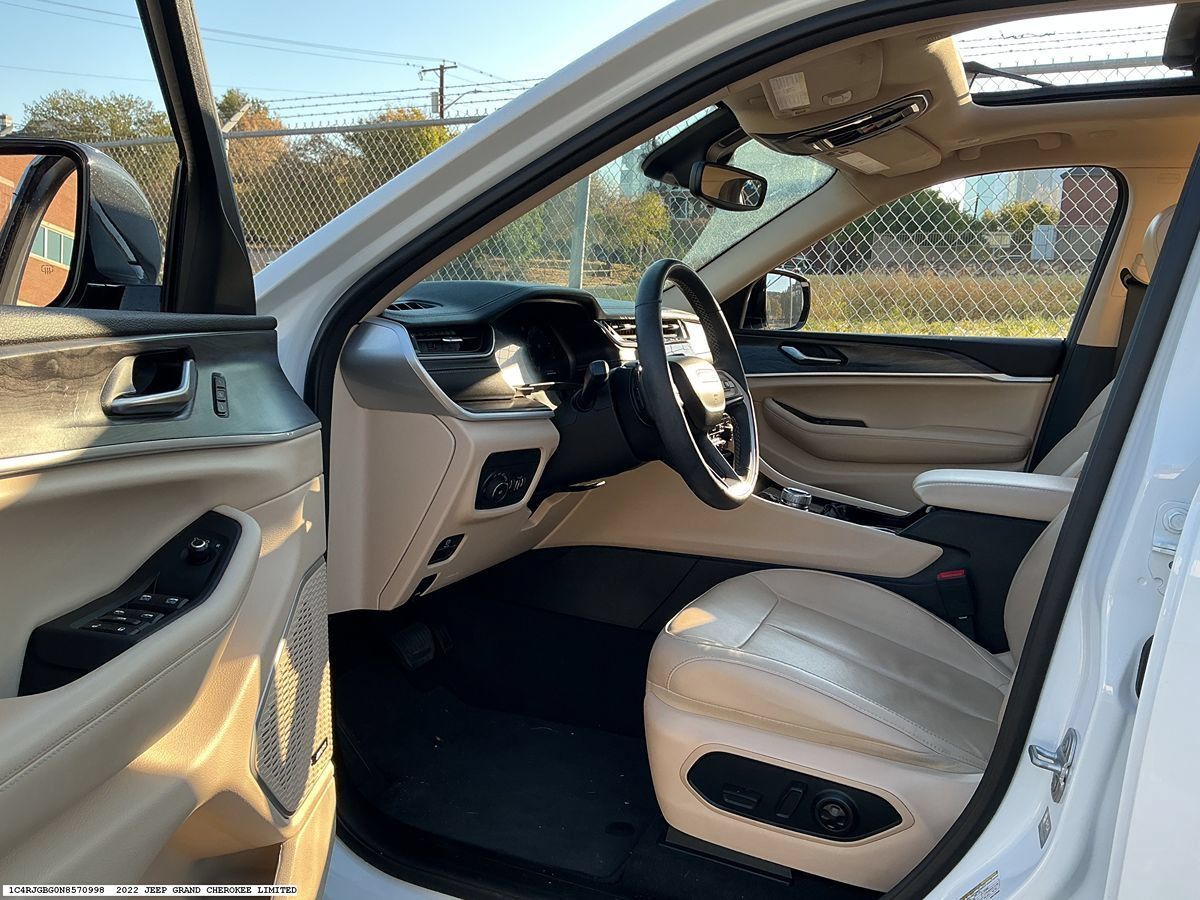 Used 2022 Jeep Grand Cherokee Limited RWD image 5