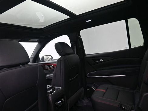 New 2026 Chevrolet Traverse RS w/ LPO, Floor Liner Package FWD image 19