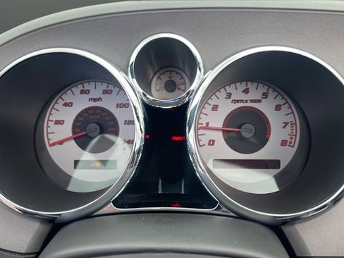 Used 2007 Pontiac Solstice Convertible RWD image 12