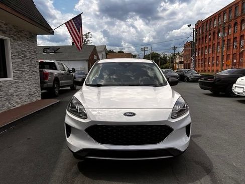 Used 2022 Ford Escape SE FWD image 2