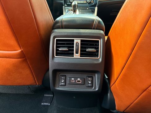 Used 2019 Nissan Maxima Platinum w/ Reserve Package FWD image 18