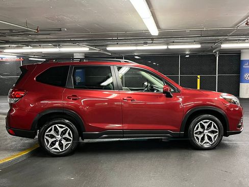 Used 2022 Subaru Forester Premium image 39