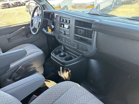 New 2025 GMC Savana 2500 Extended w/ Driver Convenience Package RWD image 28