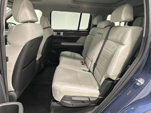 Used 2025 Hyundai Santa Fe Limited FWD image 11