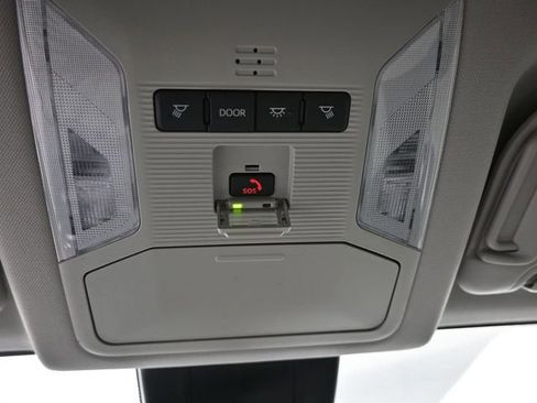 Used 2022 Toyota RAV4 XLE image 19